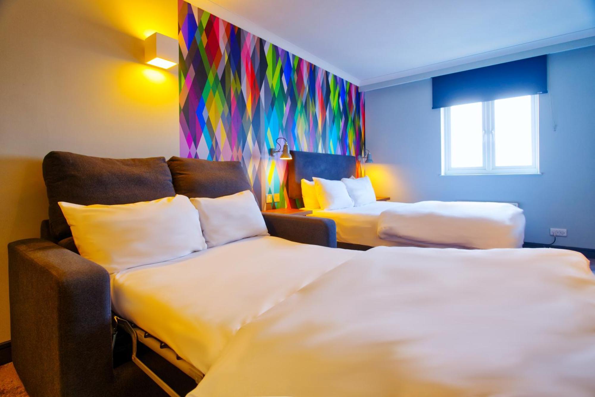 Village Hotel Manchester Hyde Zewnętrze zdjęcie