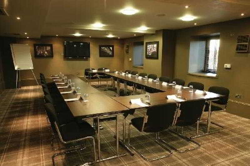 Village Hotel Manchester Hyde Zewnętrze zdjęcie